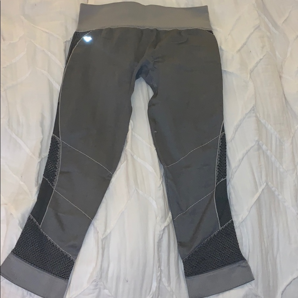 NUX Cropped Leggings